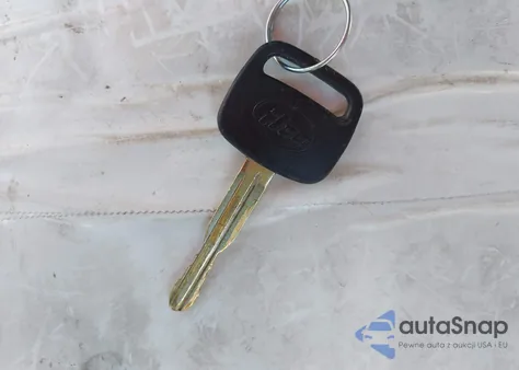 2002 Toyota Camry Le from USA, damaged, VIN 4T1BE30K72U586037